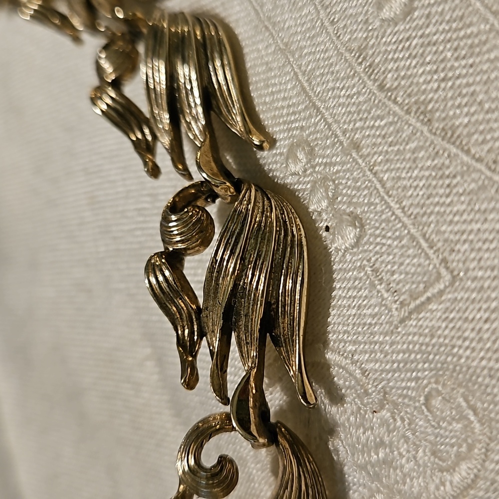 Vintage 15” Necklace Silver Toned Leaf Design - Picture 1 of 4